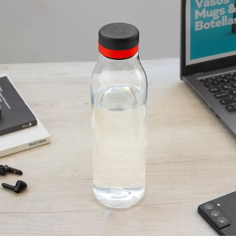 Botella de 750 ml esbelta con tapa negra para personalizar con logo (5)