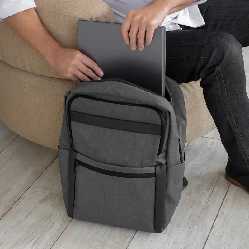 Mochila porta notebook 17" con respaldo ventilado para personalizar con logo (2)