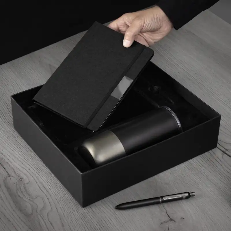Set ejecutivo de regalo negro con bolígrafo y libreta para personalizar con logo (2)